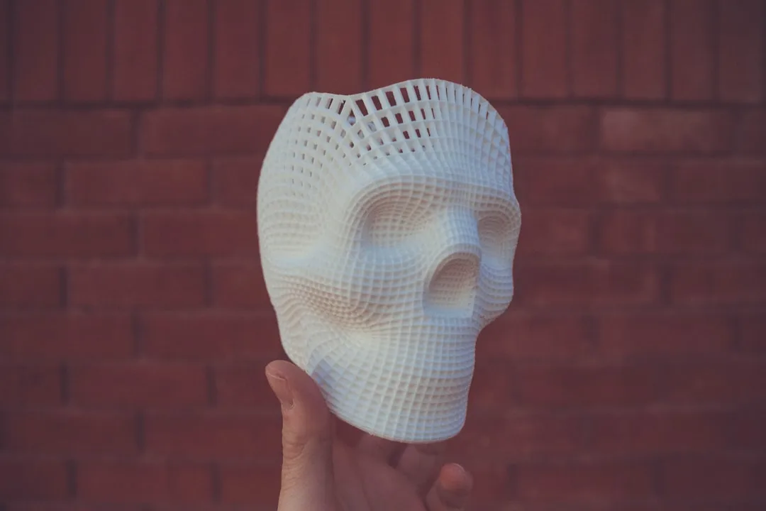 Individuell gefertigte 3D-gedruckte Prototypteile in der Hand